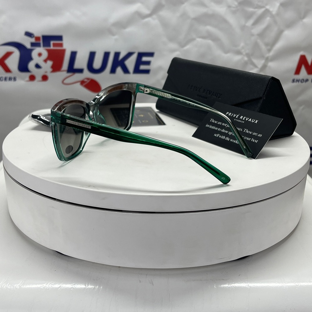 The Off Beat women’s sunglasses 🕶️ by Prive Revaux. Polarized protection. - Picture 2 of 6